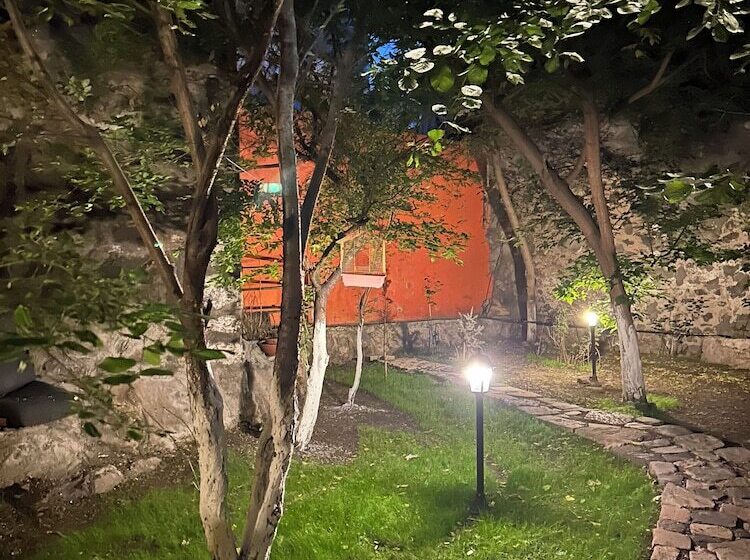 پانسیون Mavi Ladin Konukevi