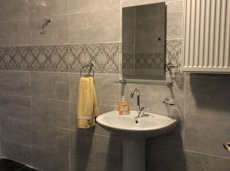 پانسیون Mavi Ladin Konukevi