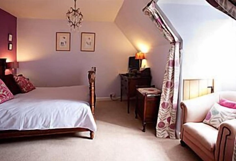 פנסיון Molesworth Manor