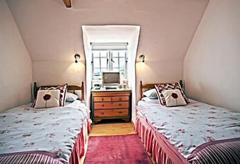 פנסיון Molesworth Manor