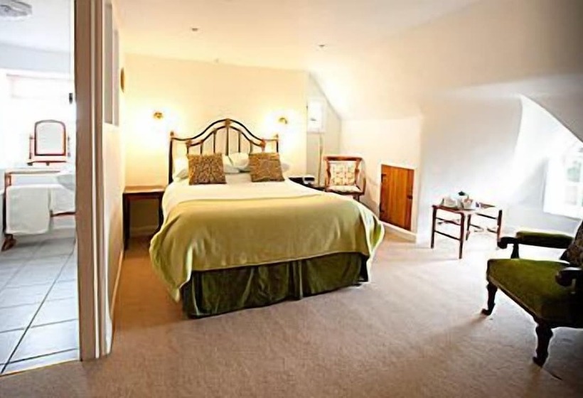 פנסיון Molesworth Manor