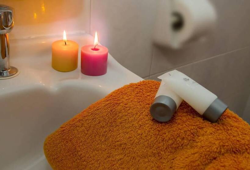 פנסיון Palaios Rooms