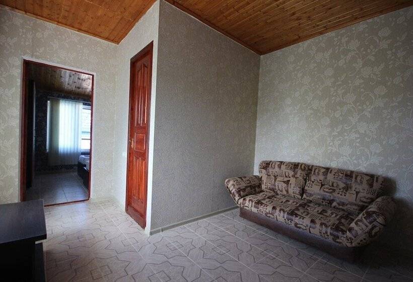 پانسیون Tri A