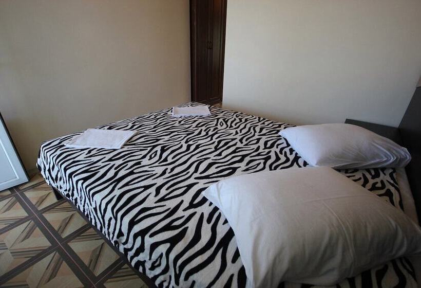 پانسیون Tri A