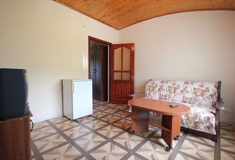 پانسیون Tri A