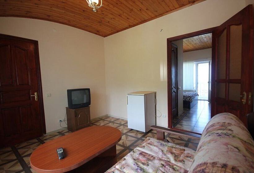 پانسیون Tri A