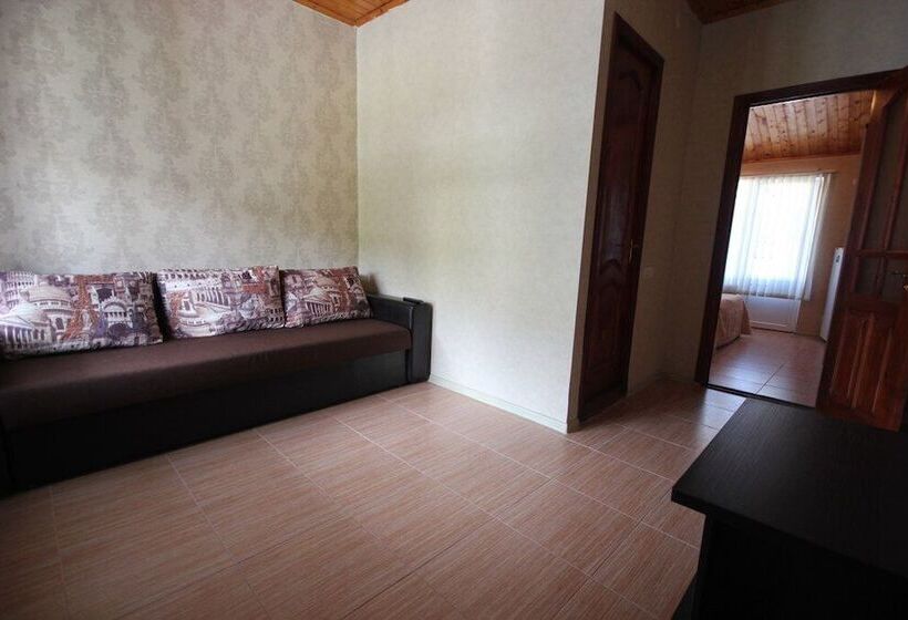 پانسیون Tri A