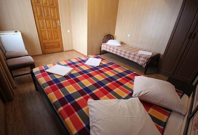 پانسیون Tri A