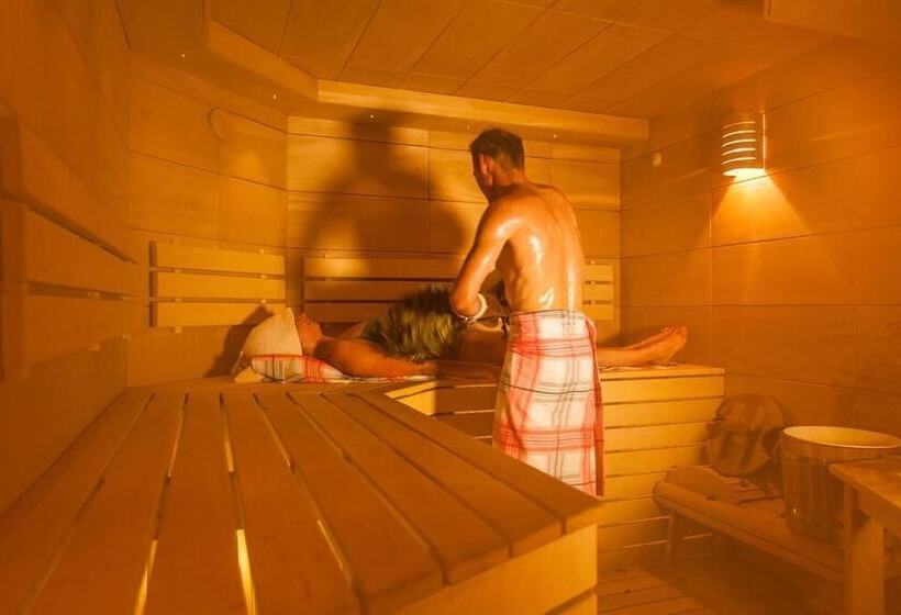 リゾートホテル Ladozhskaya Usadba