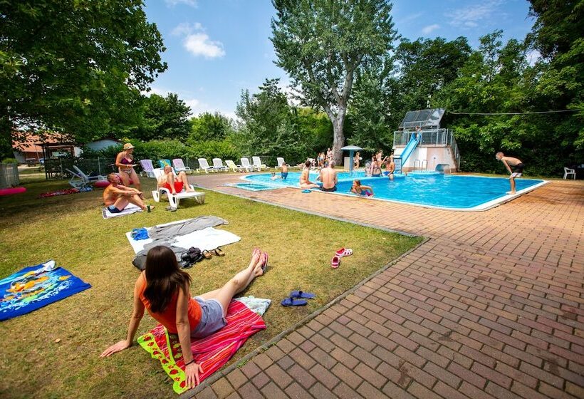 リゾートホテル Pelso Camping