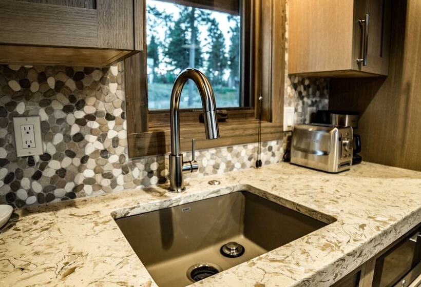 منتجع Wilderness Club