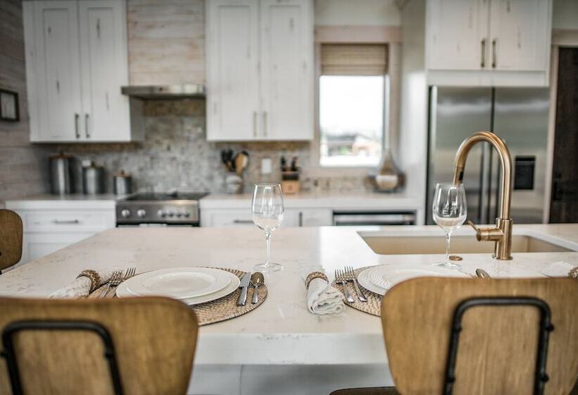 منتجع Wilderness Club