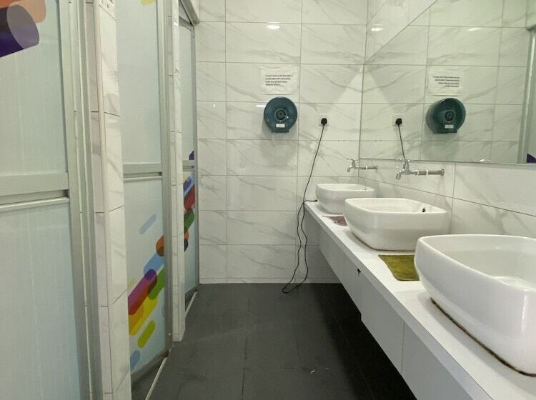 Spot On 89811 9 S Motel