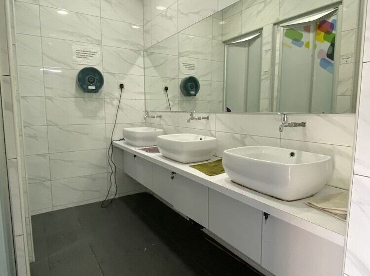 Spot On 89811 9 S Motel