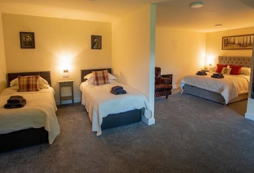 The Moon Inn At Stoney Middleton