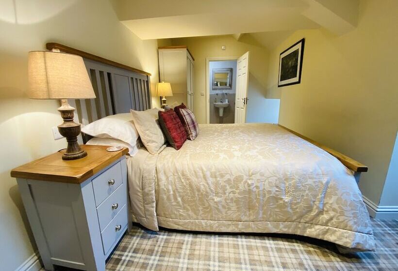 The Moon Inn At Stoney Middleton