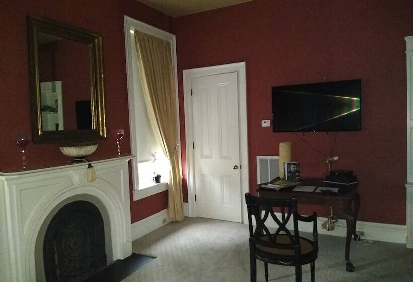 The Pillars In Natchez B&b