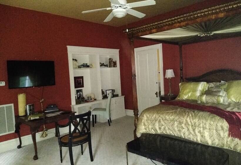 The Pillars In Natchez B&b