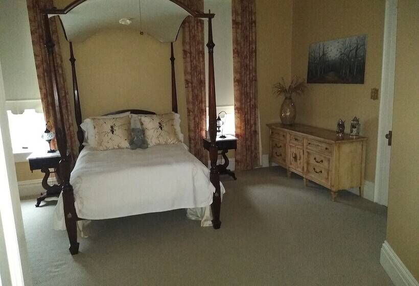 The Pillars In Natchez B&b