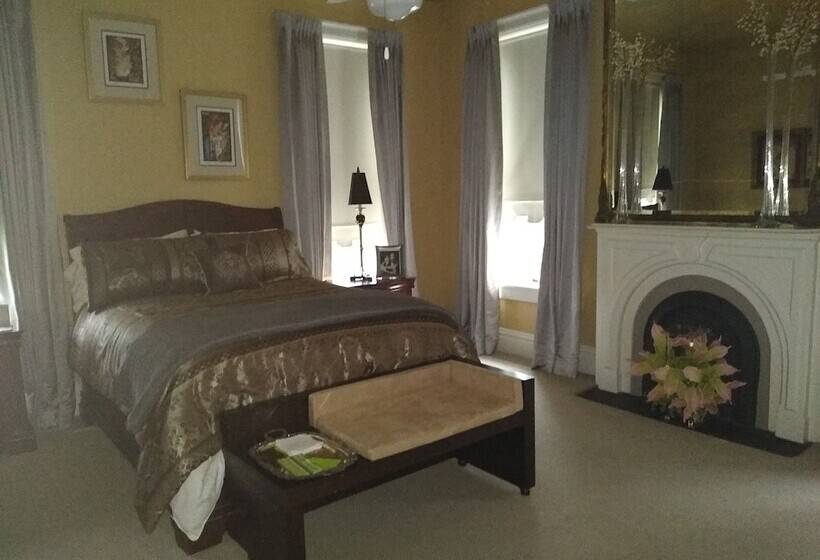 The Pillars In Natchez B&b