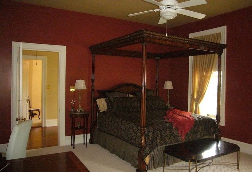 The Pillars In Natchez B&b