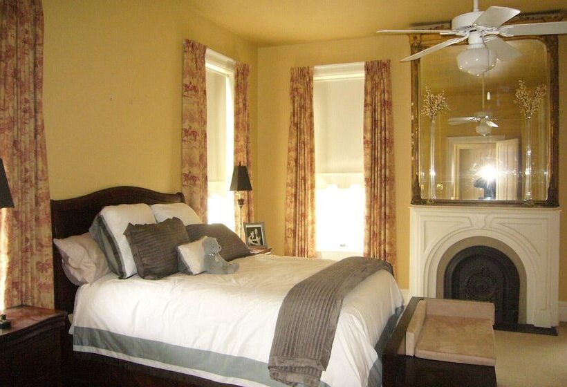 The Pillars In Natchez B&b