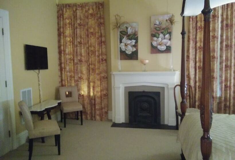 The Pillars In Natchez B&b