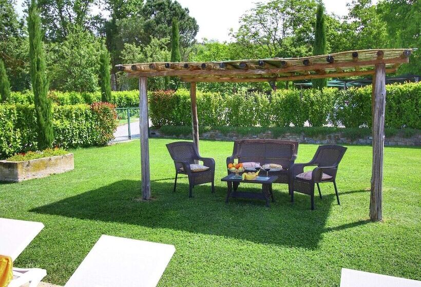 Tuscan Style Apartment With View Of The Hills