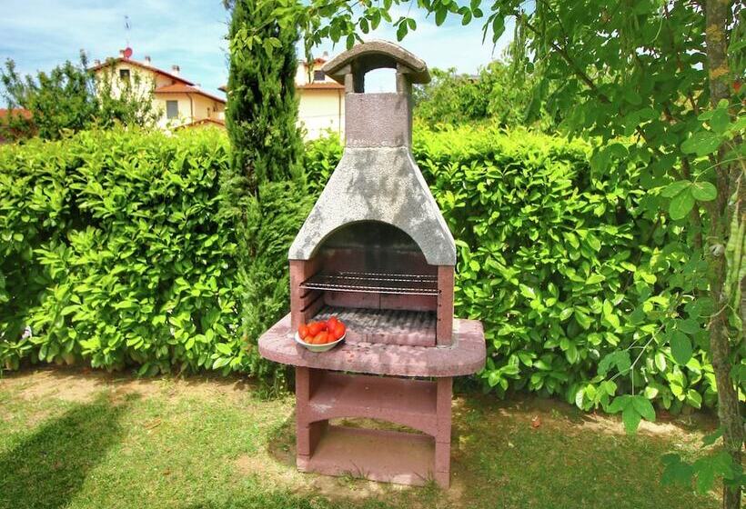 Tuscan Style Apartment With View Of The Hills