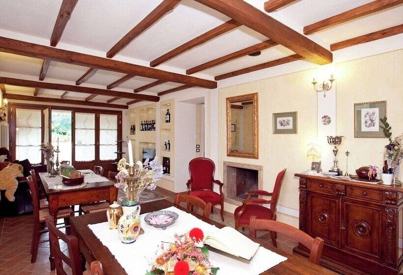 Tuscan Style Apartment With View Of The Hills