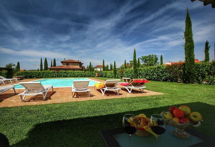 Tuscan Style Apartment With View Of The Hills