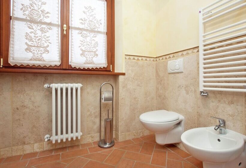 Tuscan Style Apartment With View Of The Hills