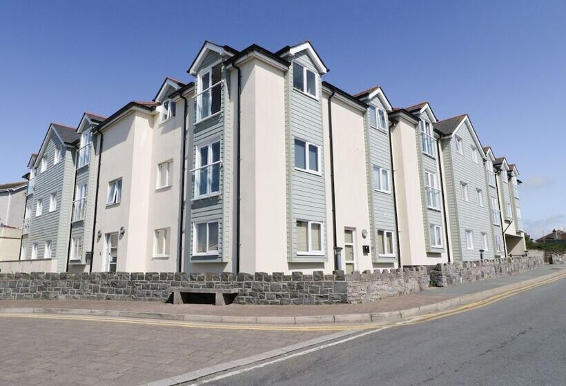 10 Pen Llanw Tides Reach