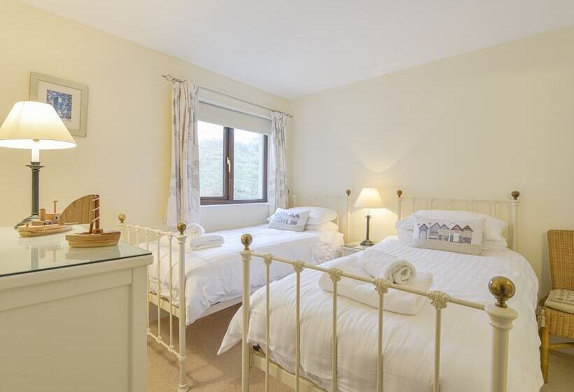 12 Burgh Island Causeway