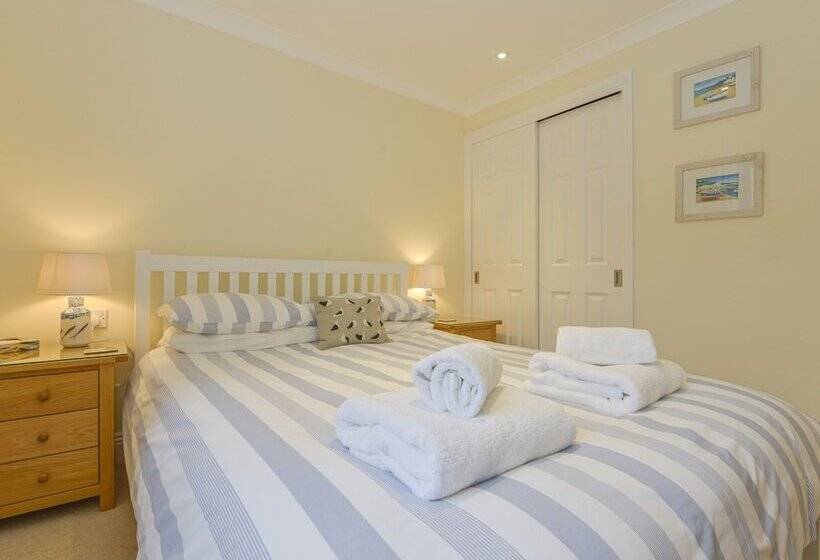 12 Burgh Island Causeway