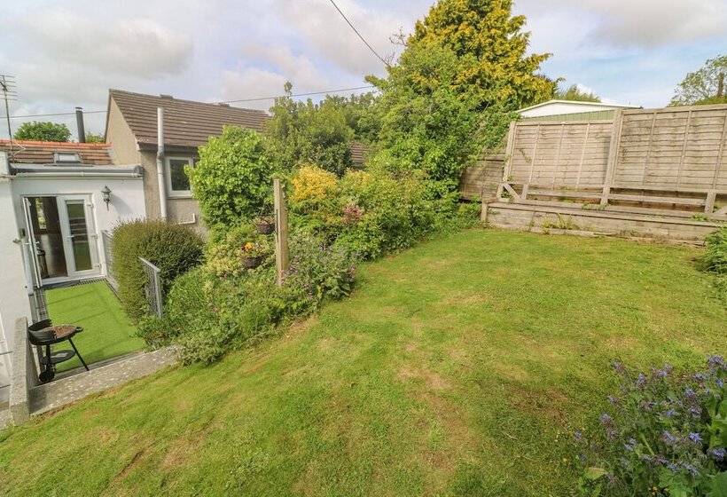 2 Riverside Cottages