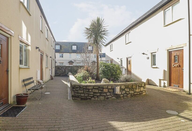 7 Malt House Court