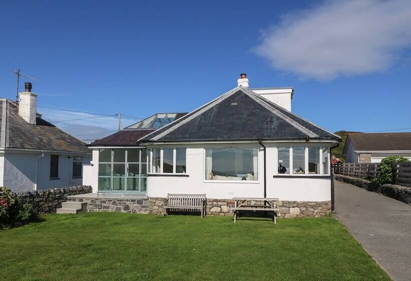 Angorfa Trearddur Bay
