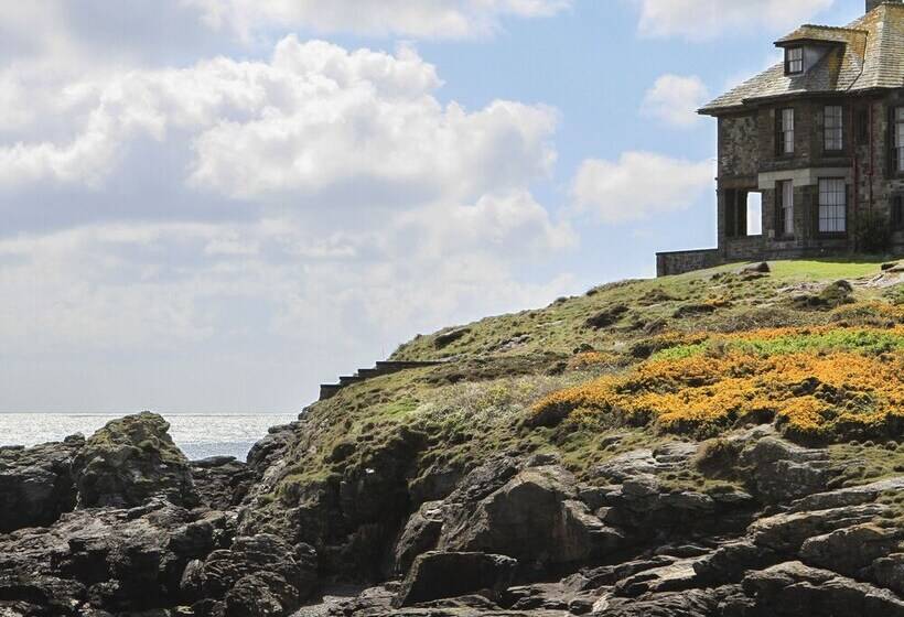 Angorfa Trearddur Bay