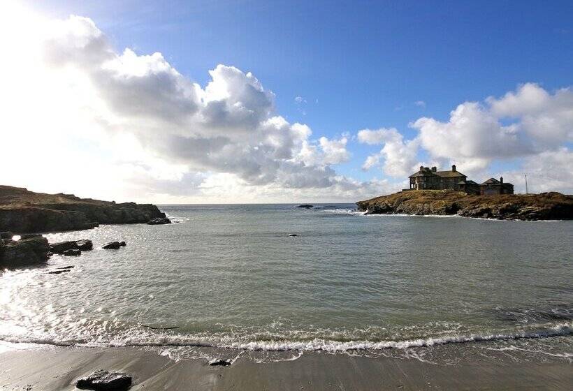 Angorfa Trearddur Bay