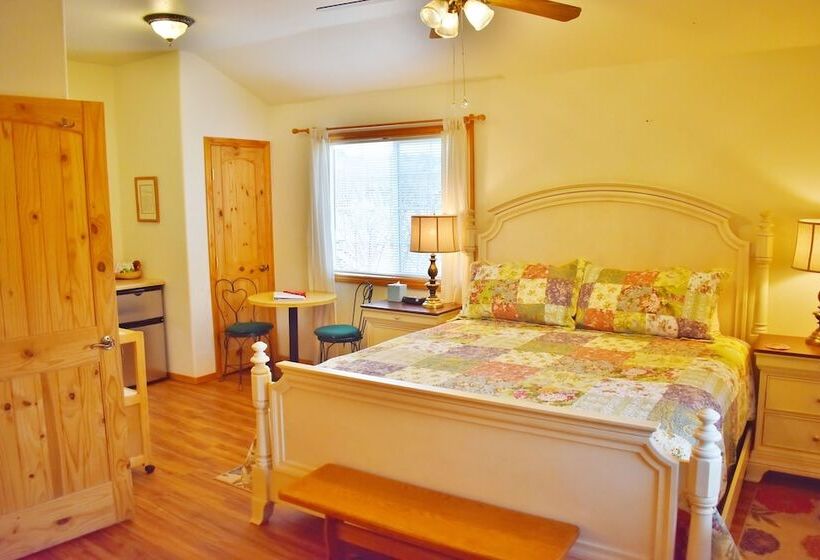 ベッドアンドブレックファースト Arrowhead Country Cabins