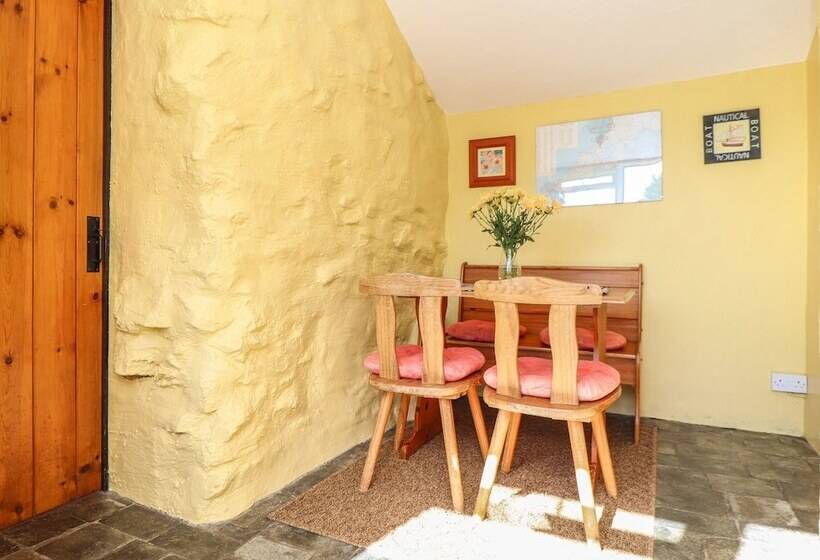 Bowling Green Cottage