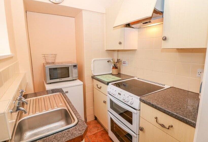 Bretton Mount Studio Flat