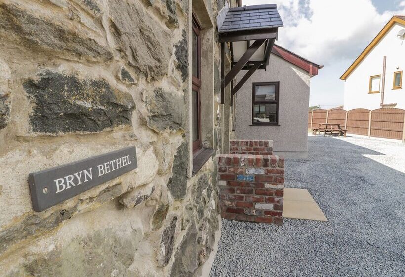 Bryn Bethel