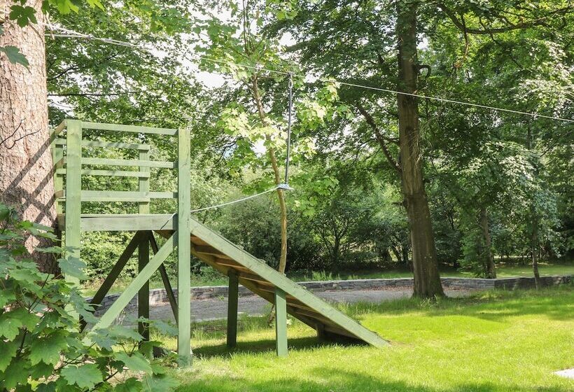 Bryn Derwen Coach House