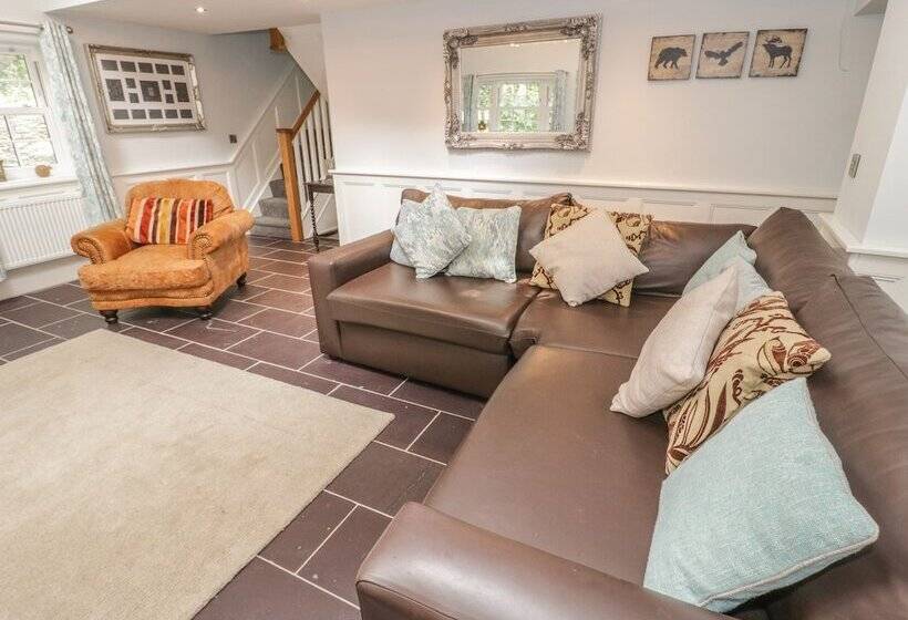 Bryn Derwen Coach House