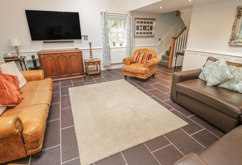 Bryn Derwen Coach House