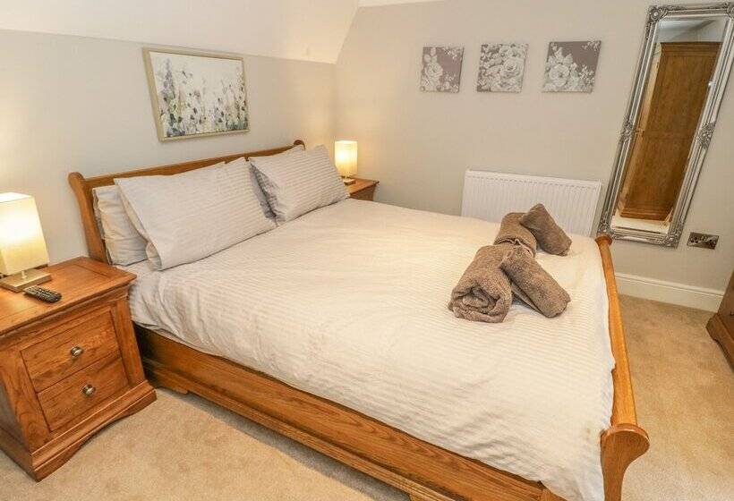 Bryn Derwen Coach House