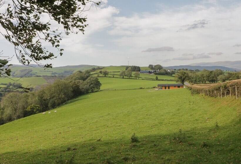 Bryn Eiddon Log Cabin