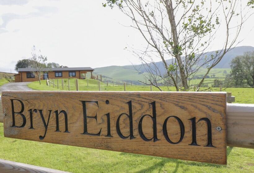 Bryn Eiddon Log Cabin
